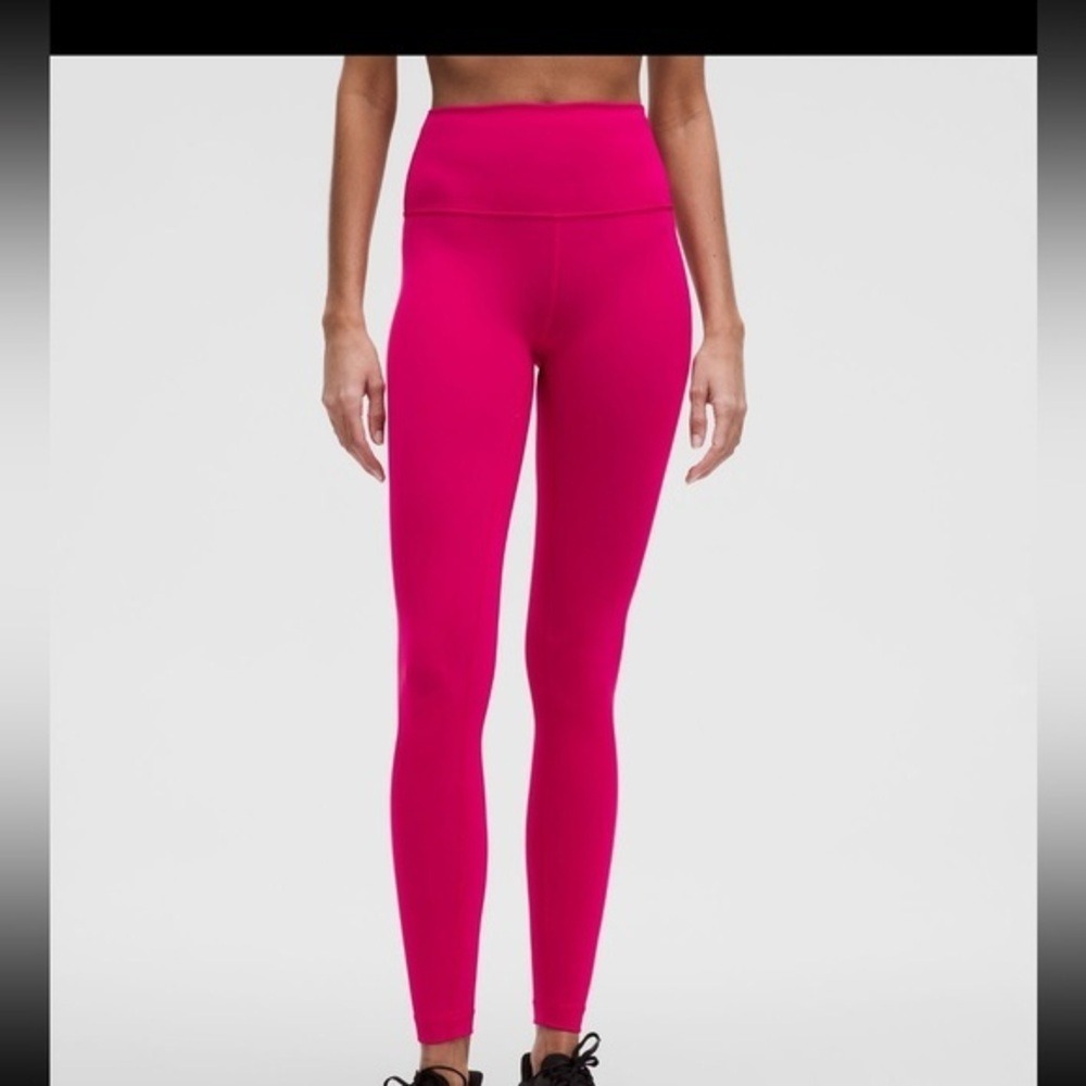 Lululemon Wunder Train High-Rise
Tight 28"